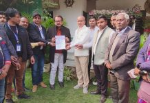 ग्रामीण पत्रकारों के अधिकारों की गूंज संसद तक, सांसद एस.पी. सिंह बघेल को सौंपा सात सूत्रीय ज्ञापन