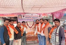 कानपुर के विजय नगर मे जय मां पीतांबरा डेवलपर्स प्लस ने किया विशाल भंडारे का आयोजन