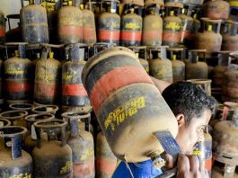 महंगाई की मार -अब से 12 की जगह मिलेगे केवल 4 सब्सिडी वाले गैस सिलेंडर